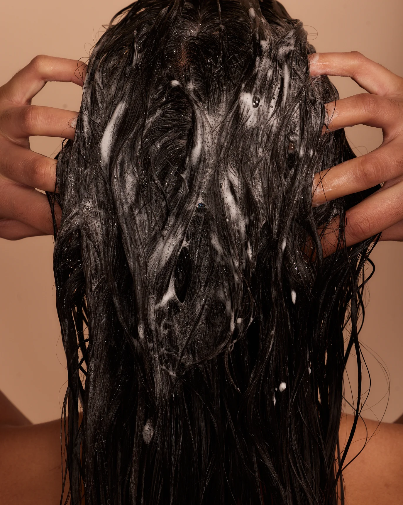 Shampoo Dispensing Scalp Massager - Image 3