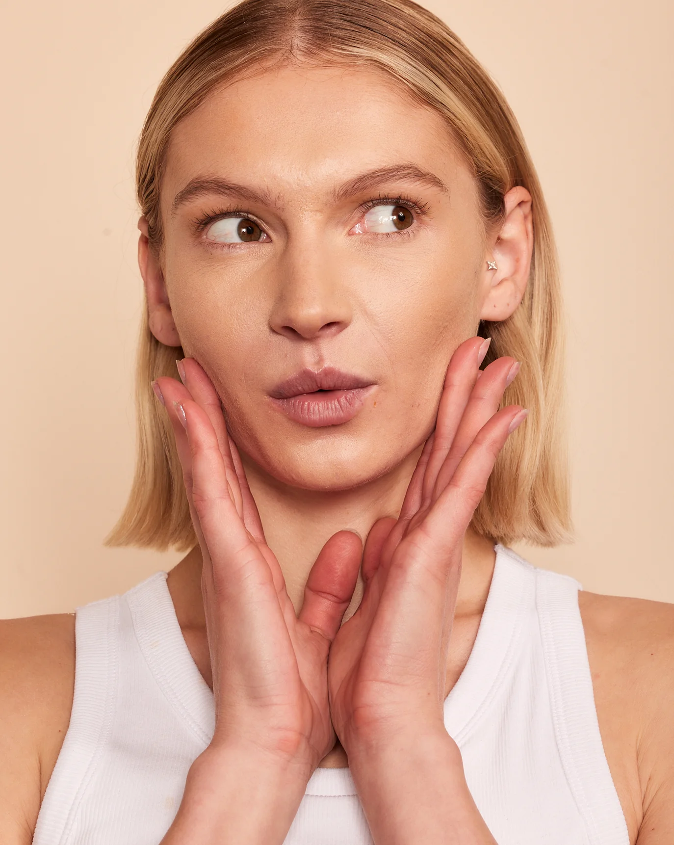 Vitamin C & Pineapple SPF50+ Face Fluid - Image 2